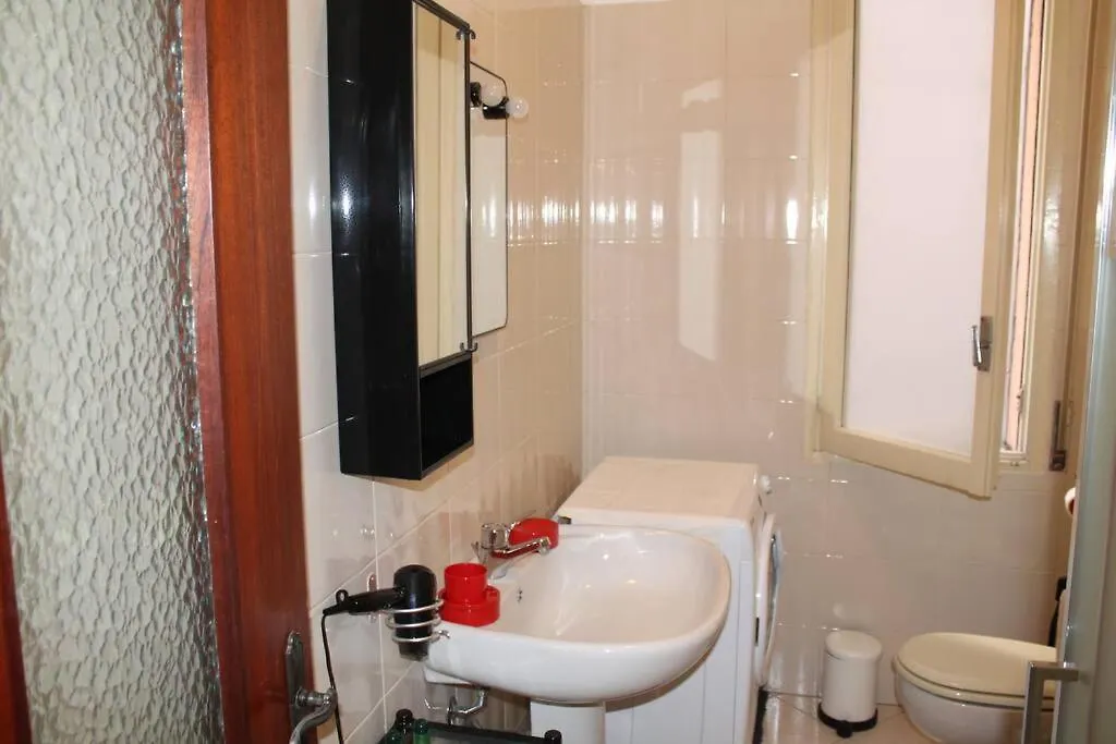 Casa Bilocale In Centro Vicino Stazione Lägenhet Voghera Italien